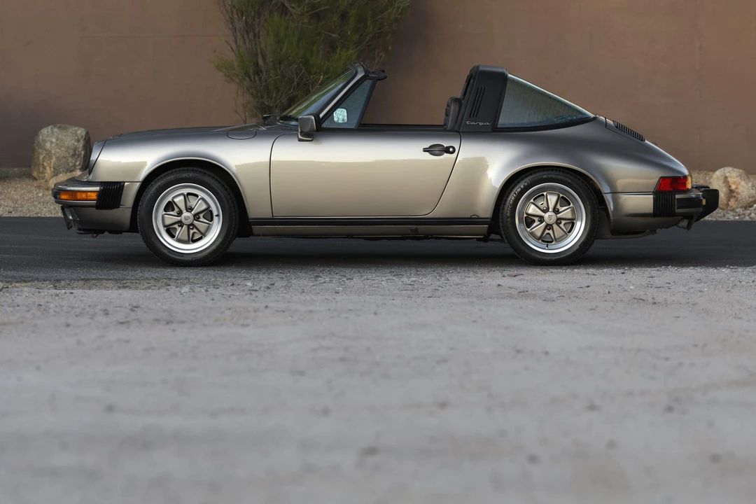 1984 Porsche 911 Carrera 3.2 - Image 11 of 31