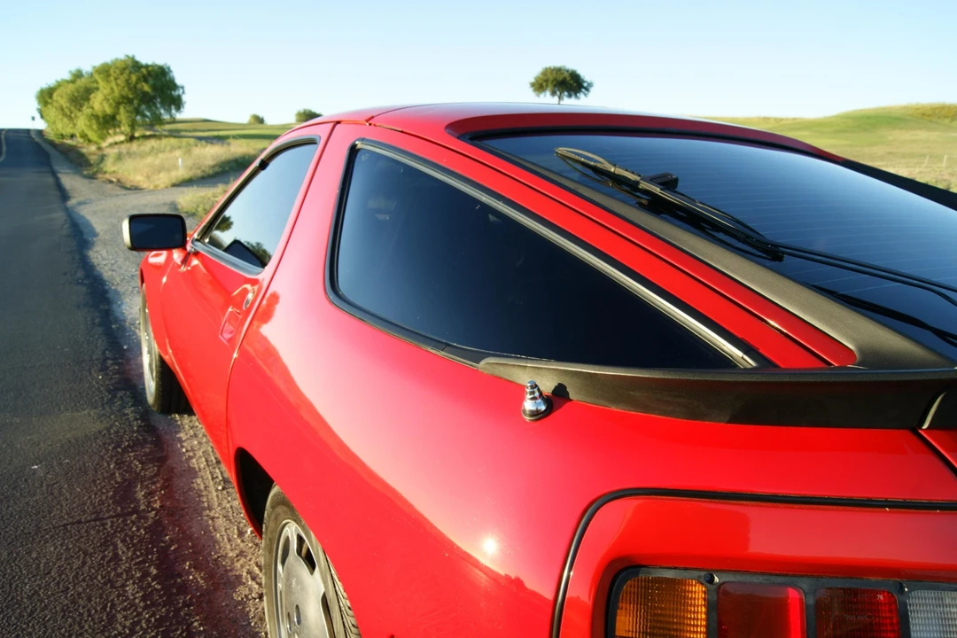 1984 Porsche 928 S - Image 10 of 31