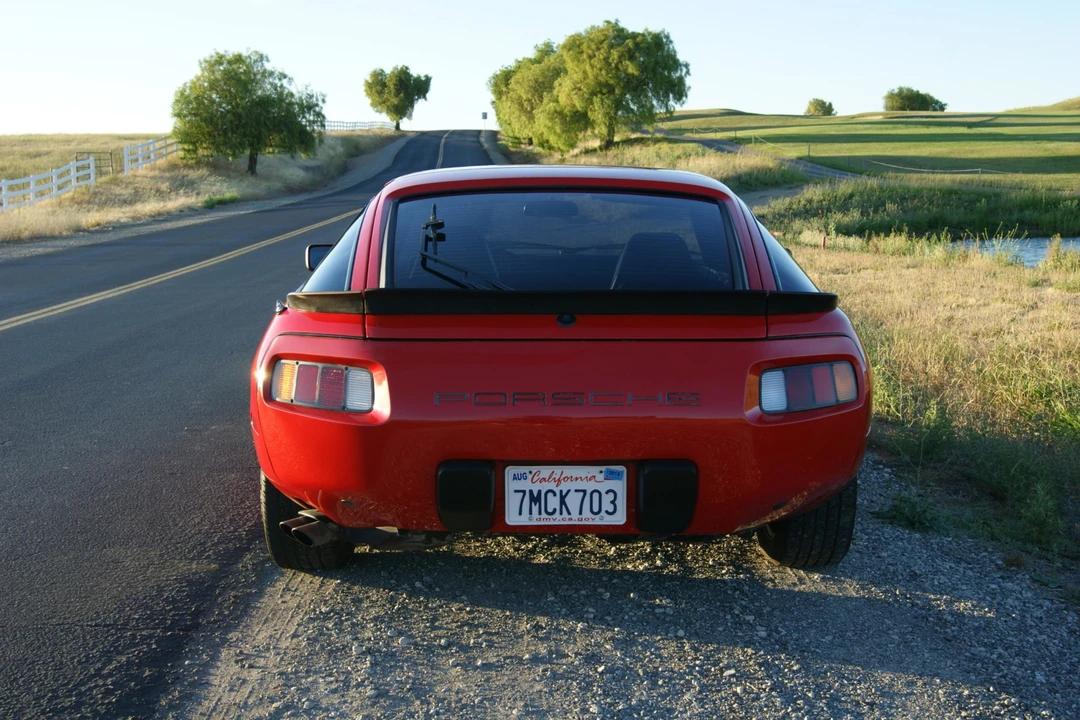 1984 Porsche 928 S - Image 6 of 31
