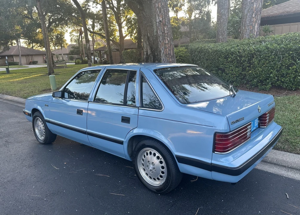 1985 Chrysler LeBaron - Image 10 of 31