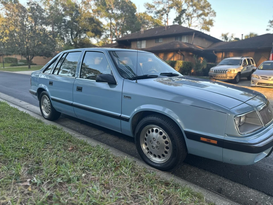 1985 Chrysler LeBaron - Image 6 of 31