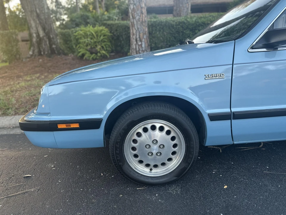1985 Chrysler LeBaron - Image 20 of 31