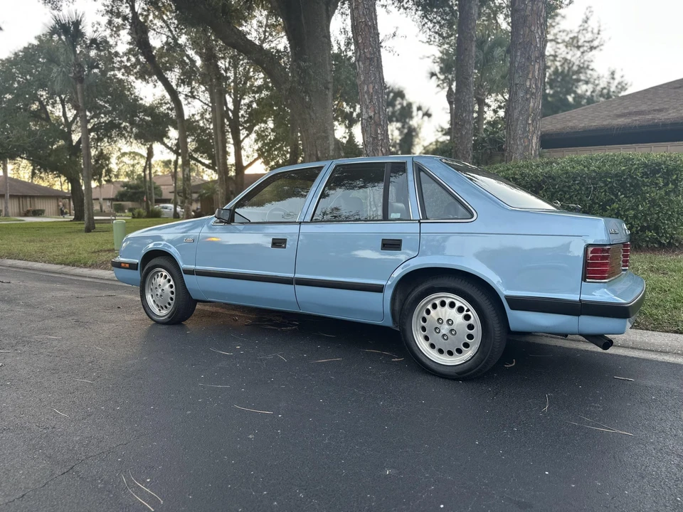 1985 Chrysler LeBaron - Image 11 of 31