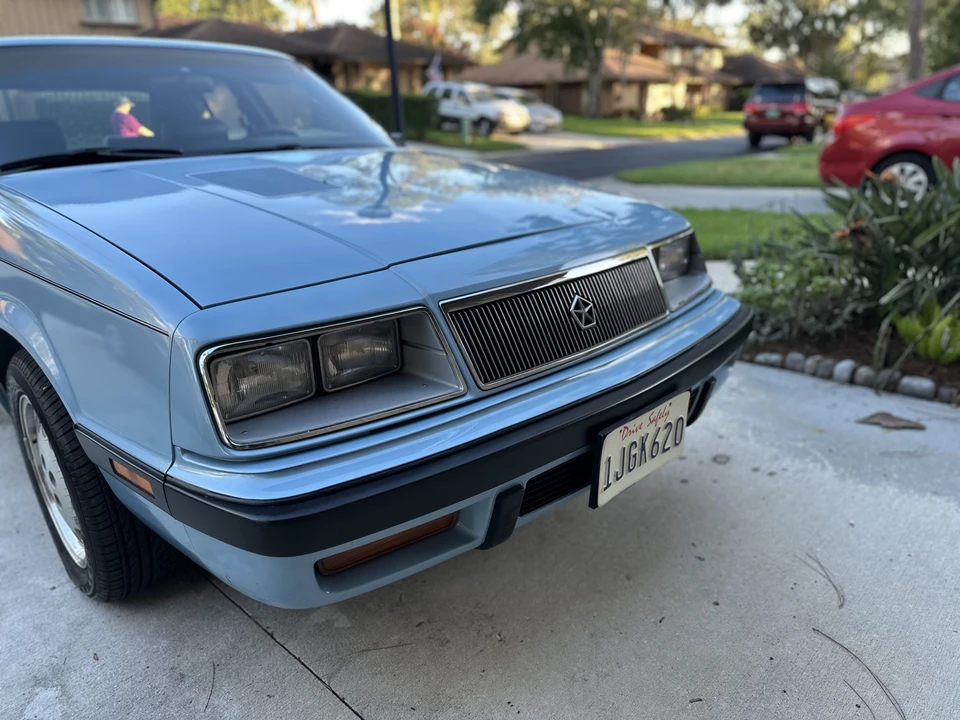1985 Chrysler LeBaron - Image 17 of 31