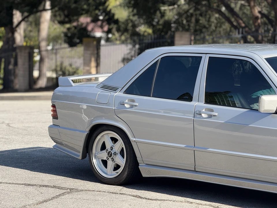 1985 Mercedes-Benz 190E - Image 29 of 31