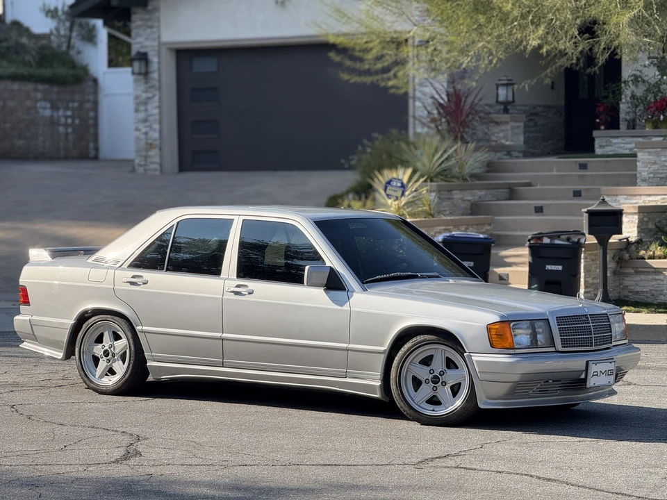 1985 Mercedes-Benz 190E - Image 12 of 31