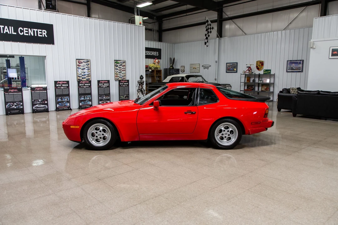1986 Porsche 944 Turbo - Image 14 of 31