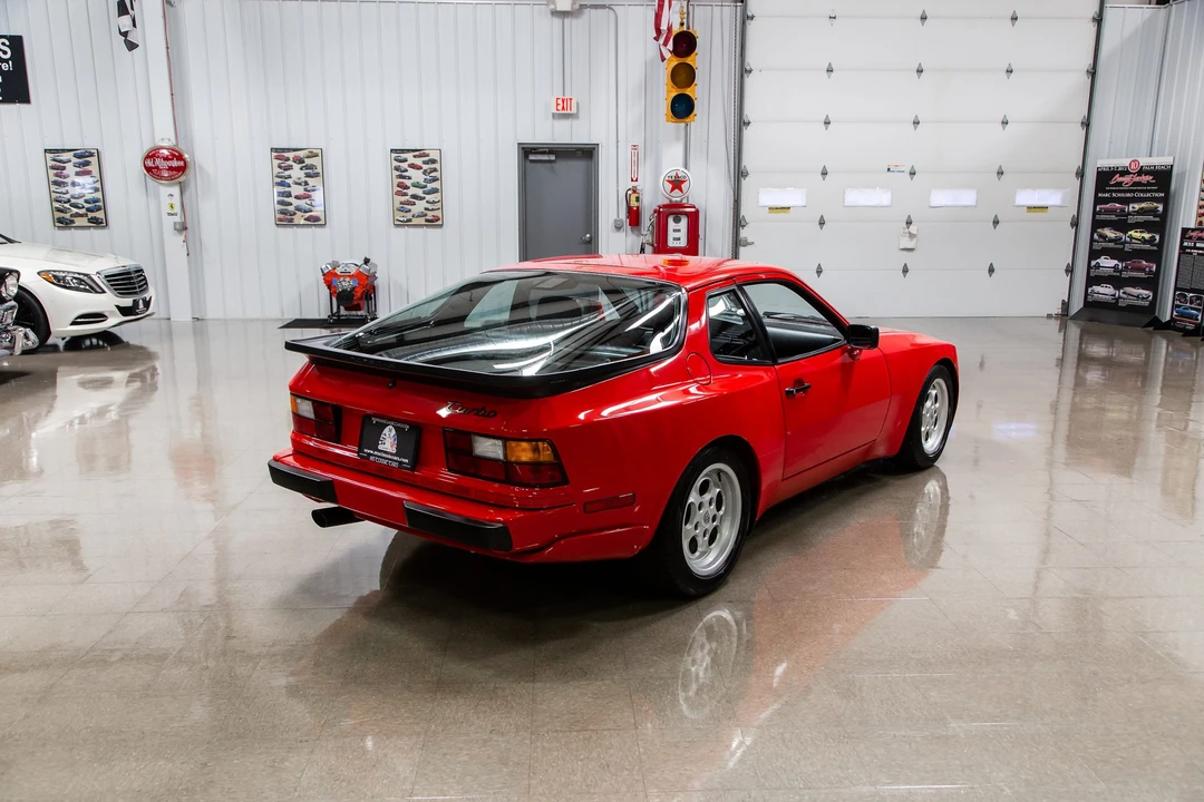 1986 Porsche 944 Turbo - Image 23 of 31