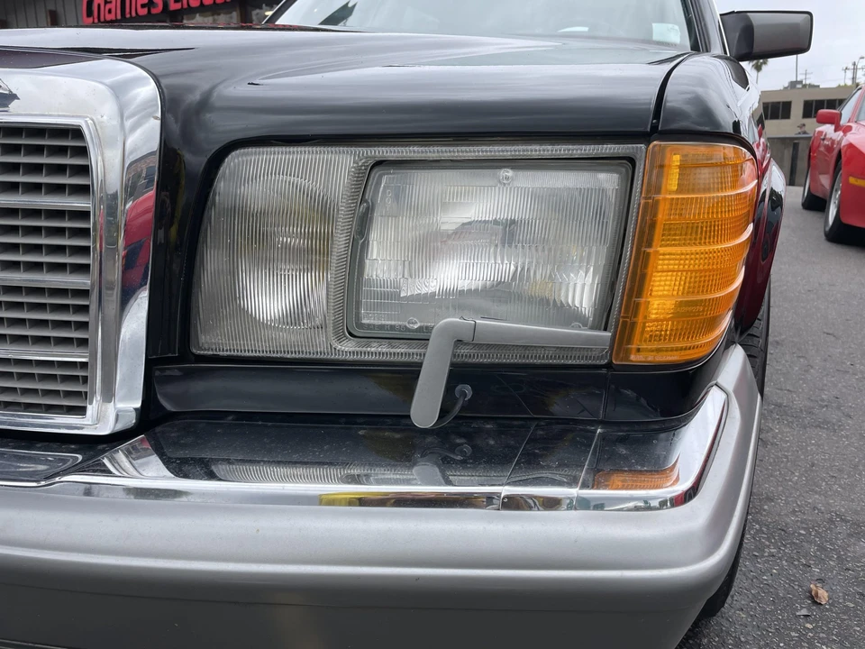 1987 Mercedes-Benz W126 S-Class Sedan - Image 13 of 31