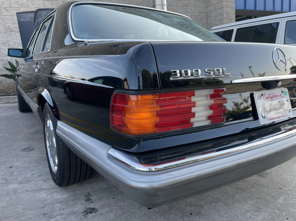 1987 Mercedes-Benz W126 S-Class Sedan - Image 16 of 31