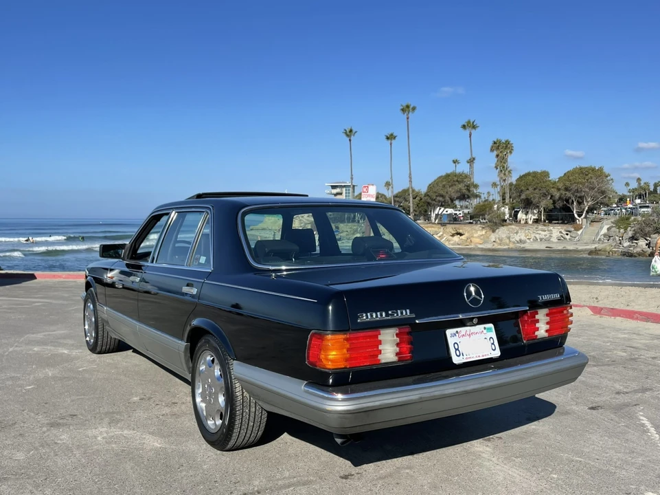 1987 Mercedes-Benz W126 S-Class Sedan - Image 4 of 31