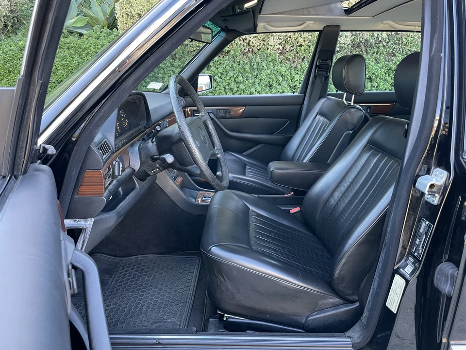 1987 Mercedes-Benz W126 S-Class Sedan - Image 28 of 31