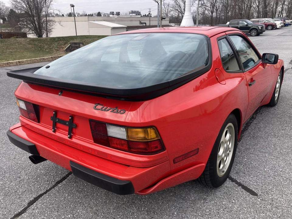 1987 Porsche 944 Turbo - Image 15 of 31