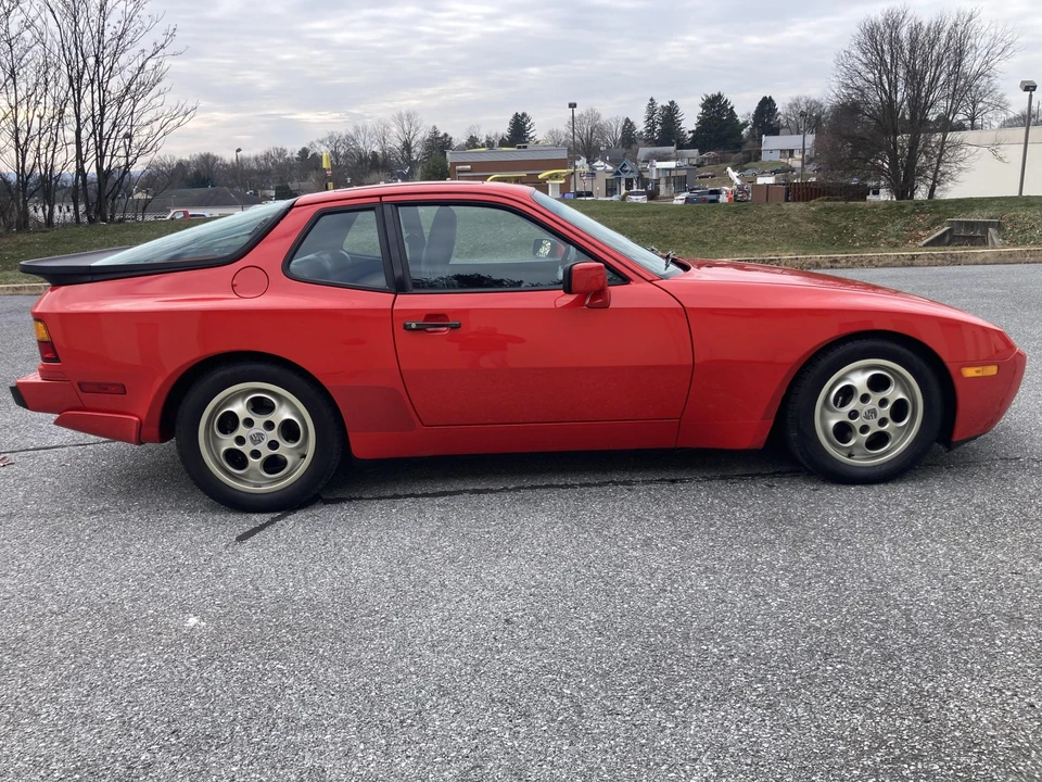 1987 Porsche 944 Turbo - Image 16 of 31