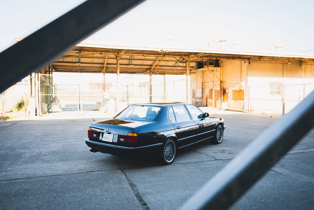 1989 BMW E32 7 Series - Image 25 of 31