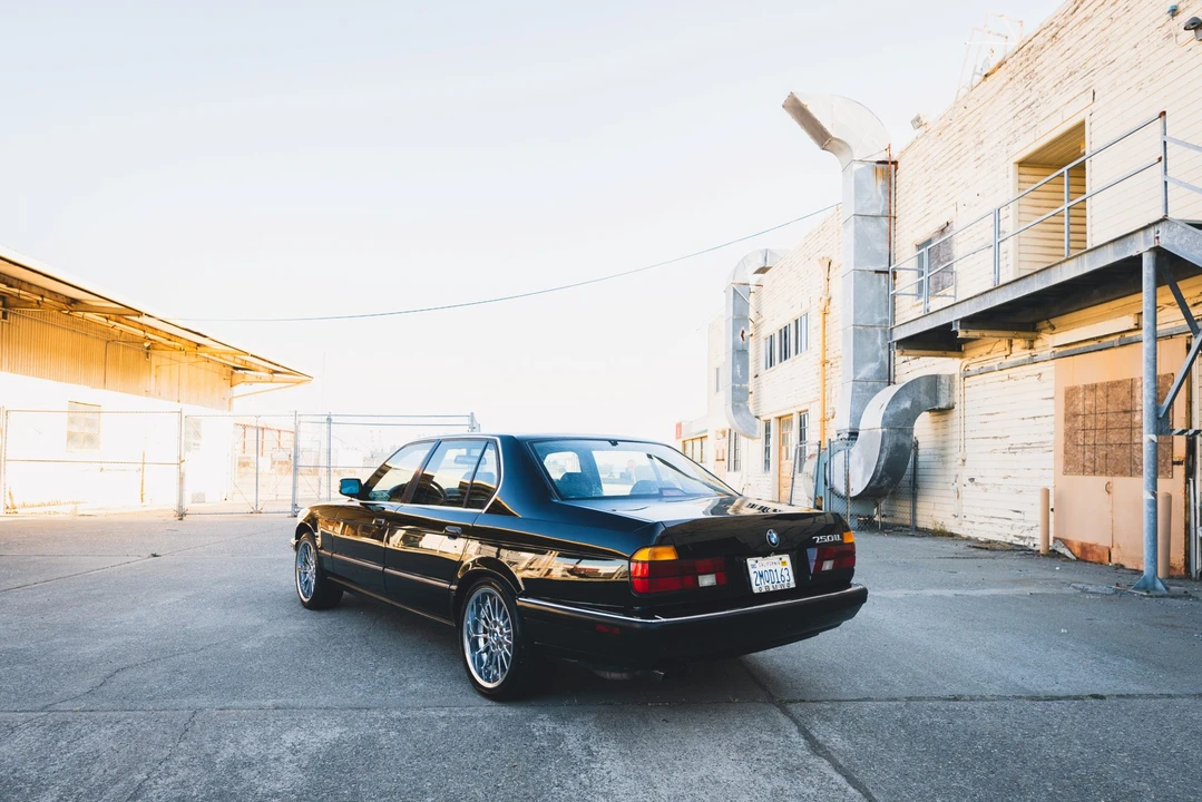 1989 BMW E32 7 Series - Image 18 of 31