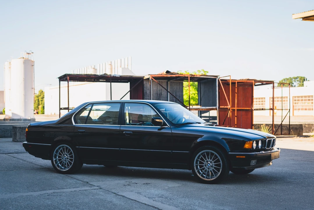 1989 BMW E32 7 Series - Image 29 of 31