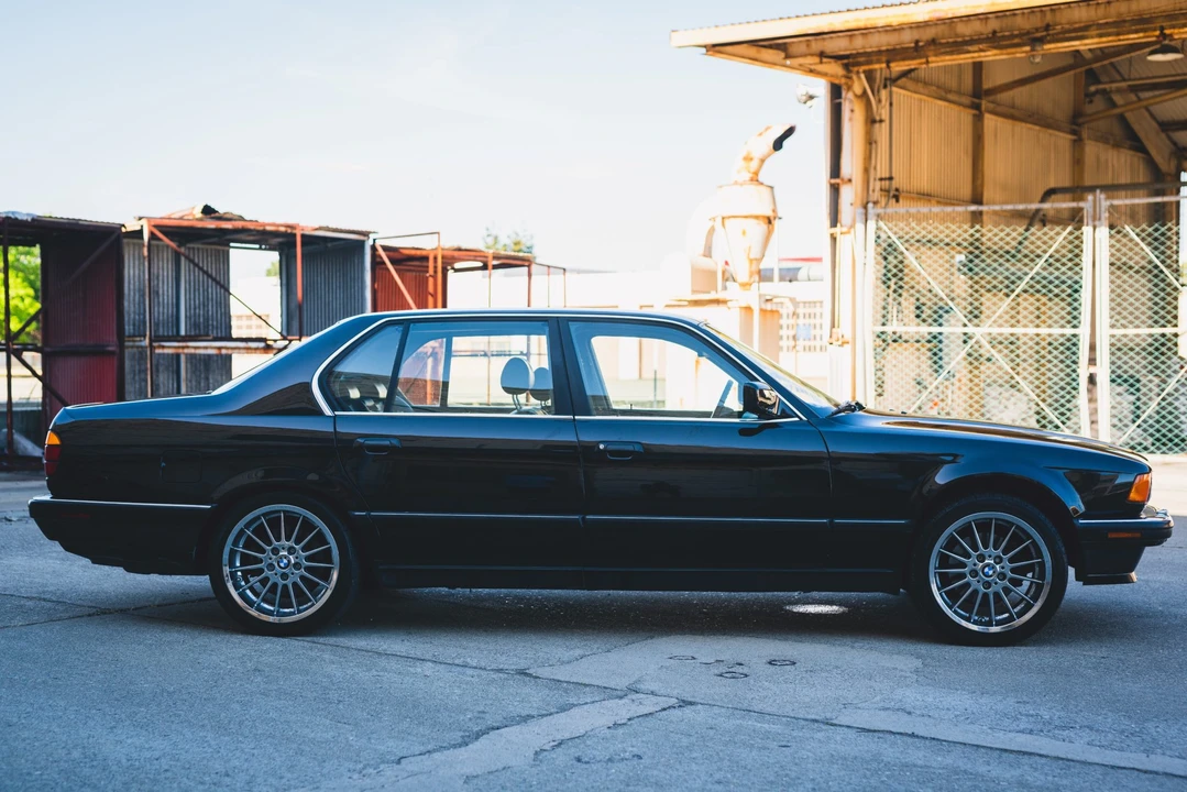 1989 BMW E32 7 Series - Image 26 of 31