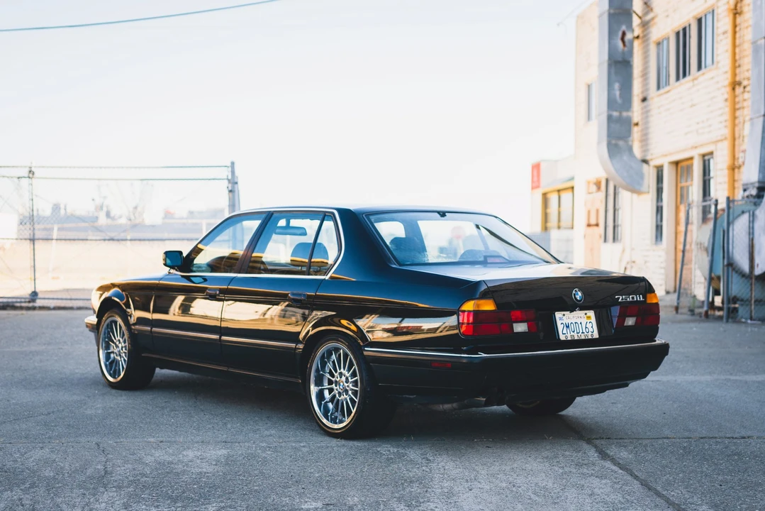 1989 BMW E32 7 Series - Image 16 of 31