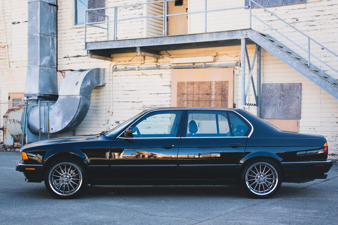 1989 BMW E32 7 Series - Image 14 of 31