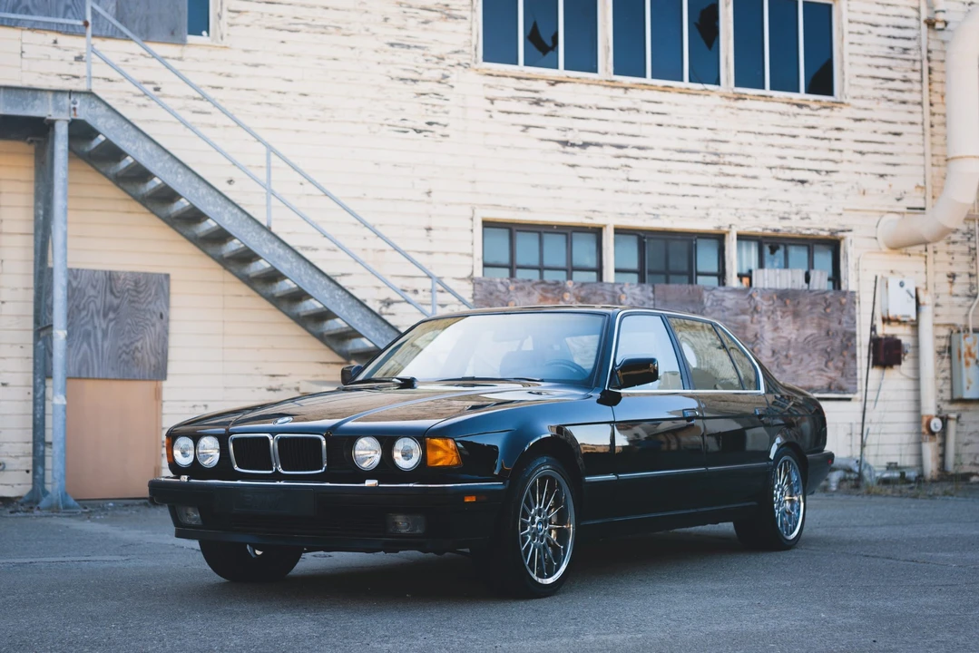 1989 BMW E32 7 Series - Image 5 of 31