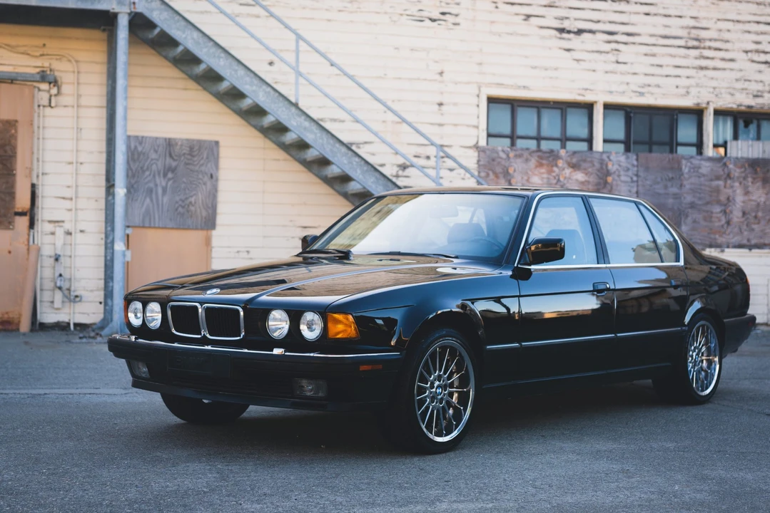 1989 BMW E32 7 Series - Image 8 of 31