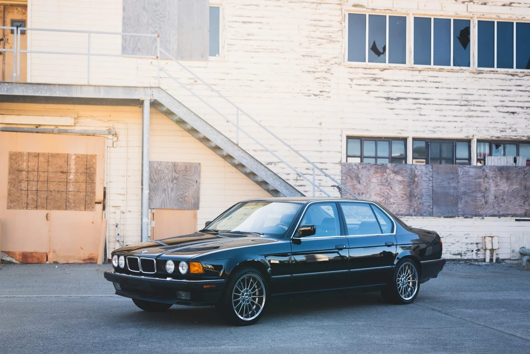 1989 BMW E32 7 Series - Image 10 of 31