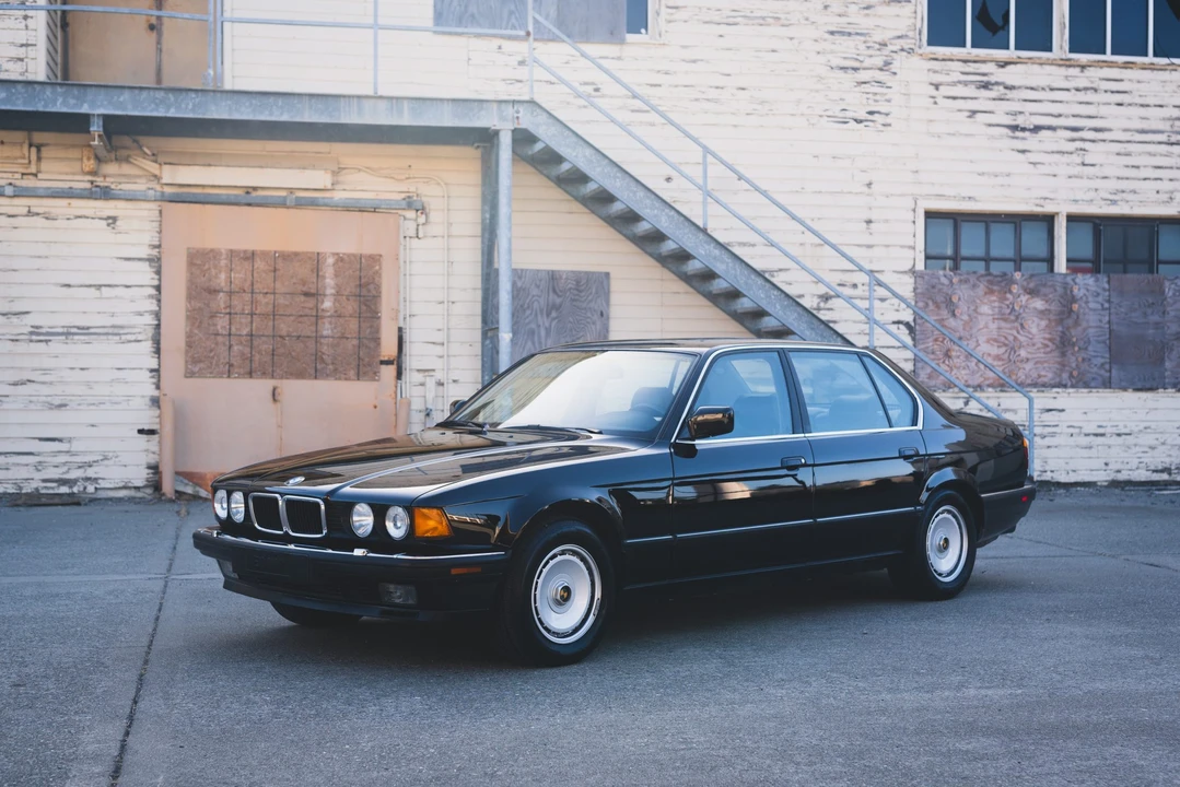 1989 BMW E32 7 Series - Image 11 of 31