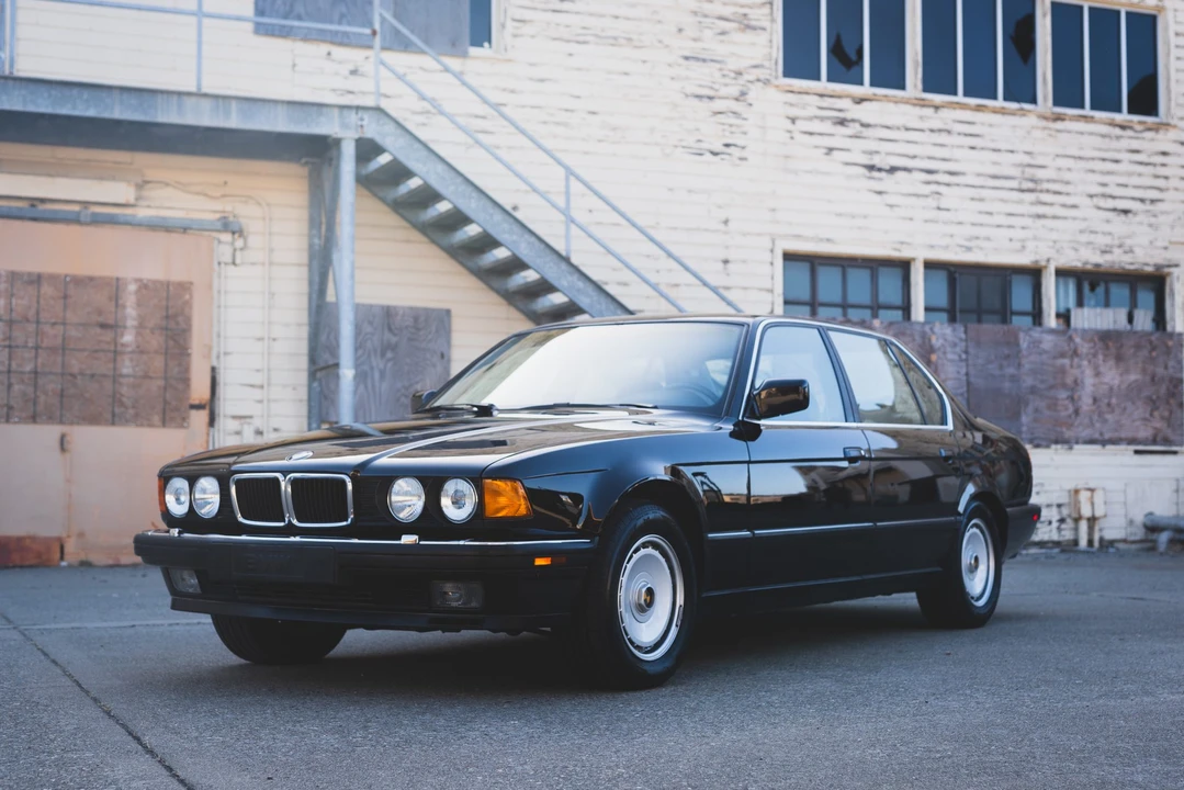 1989 BMW E32 7 Series - Image 9 of 31