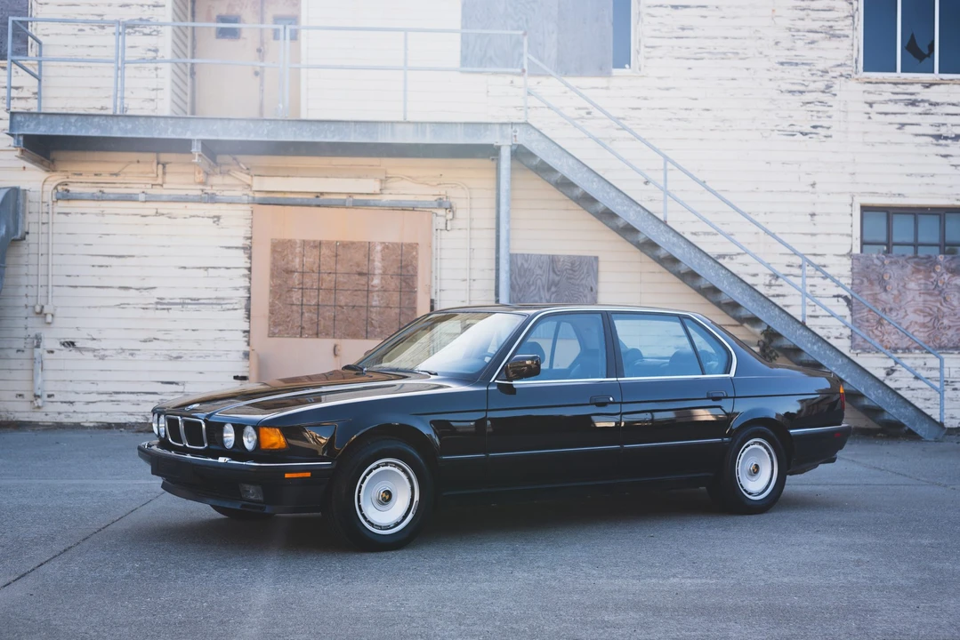 1989 BMW E32 7 Series - Image 13 of 31