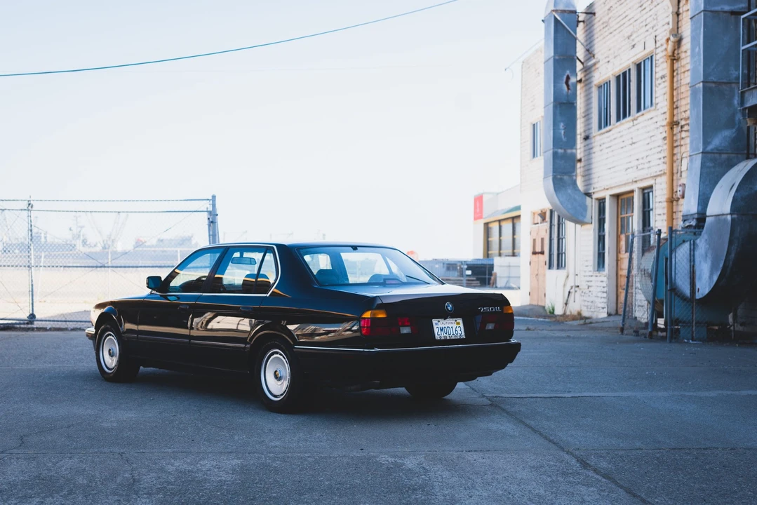 1989 BMW E32 7 Series - Image 17 of 31