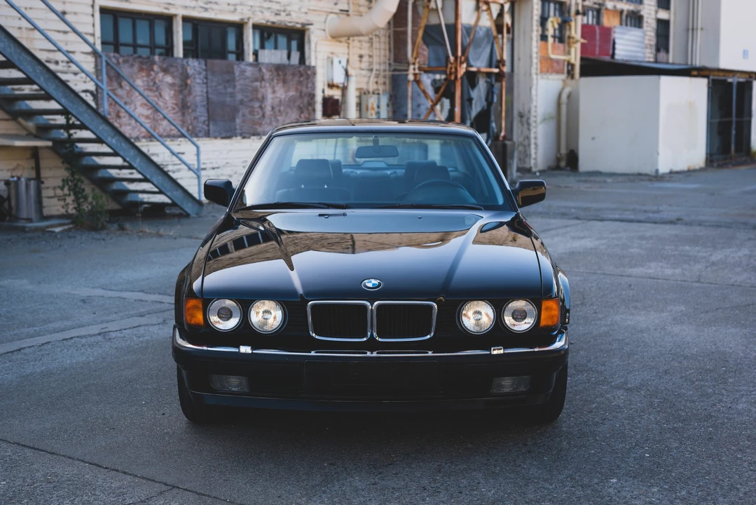 1989 BMW E32 7 Series - Image 3 of 31