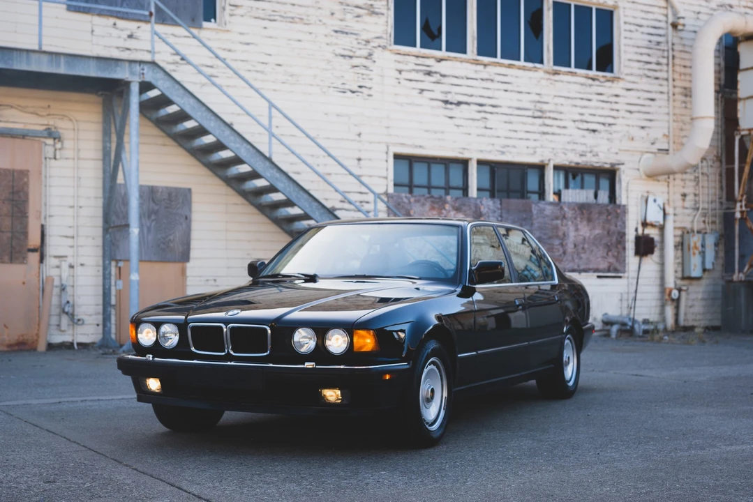 1989 BMW E32 7 Series - Image 4 of 31