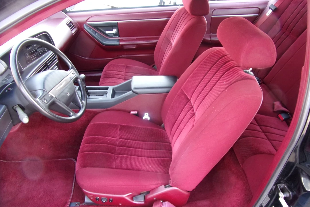 1989 Ford Thunderbird 10th Gen - Image 5 of 8