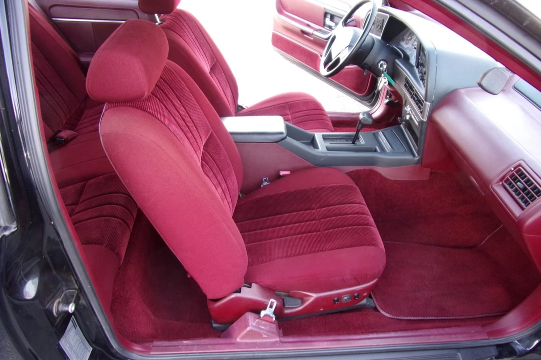 1989 Ford Thunderbird 10th Gen - Image 4 of 8