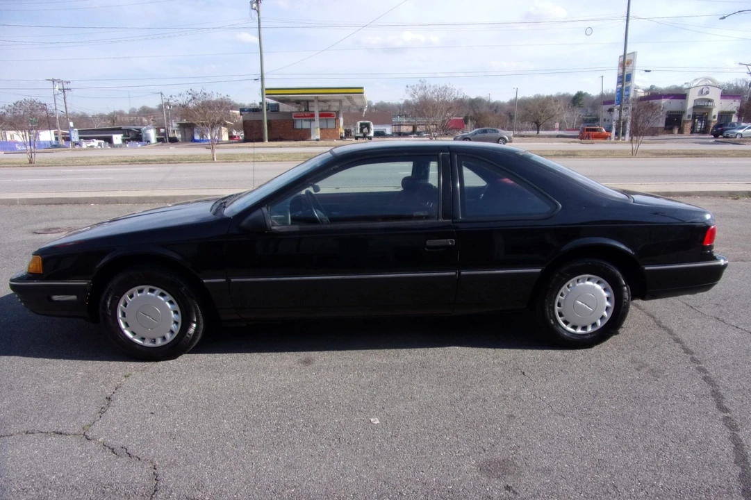 1989 Ford Thunderbird 10th Gen - Image 3 of 8