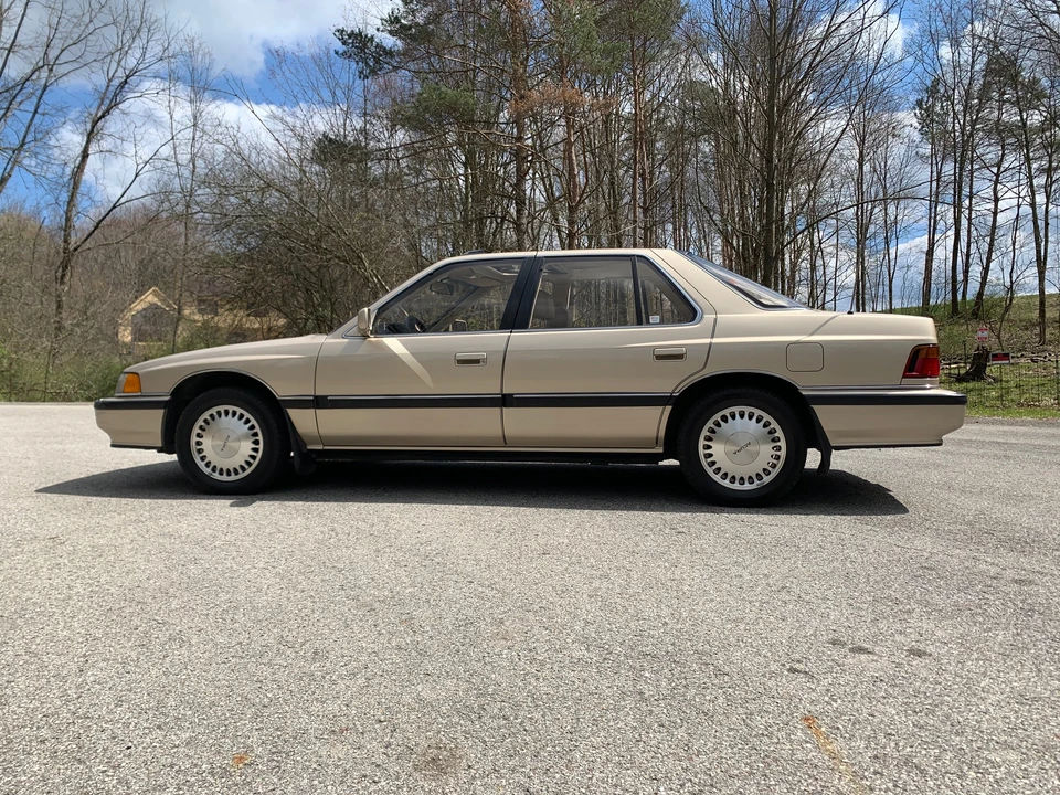1990 Acura Legend 1st Gen - Image 2 of 31