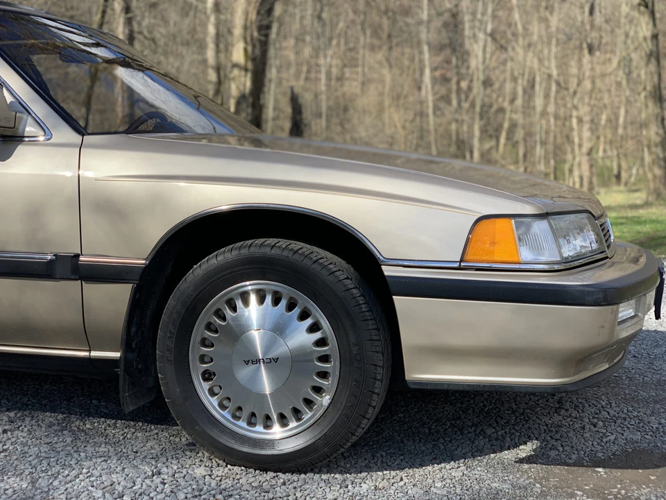 1990 Acura Legend 1st Gen - Image 11 of 31