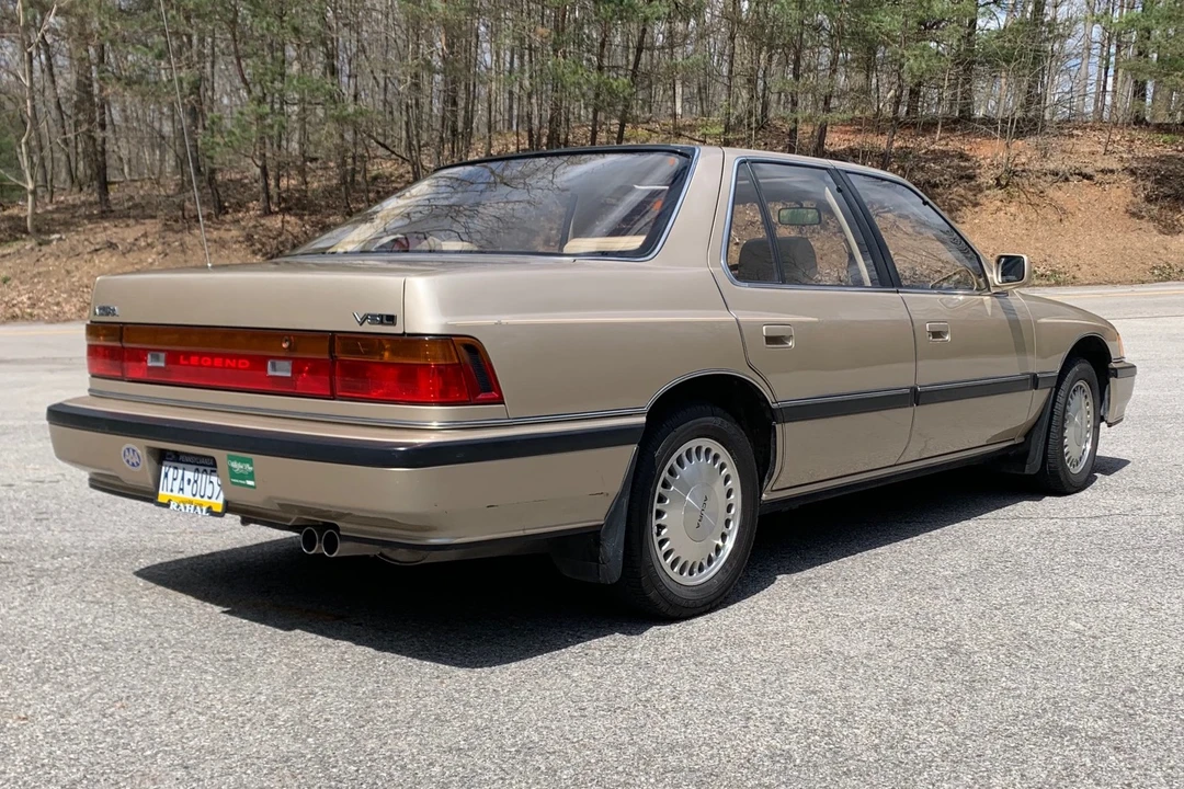 1990 Acura Legend 1st Gen - Image 5 of 31
