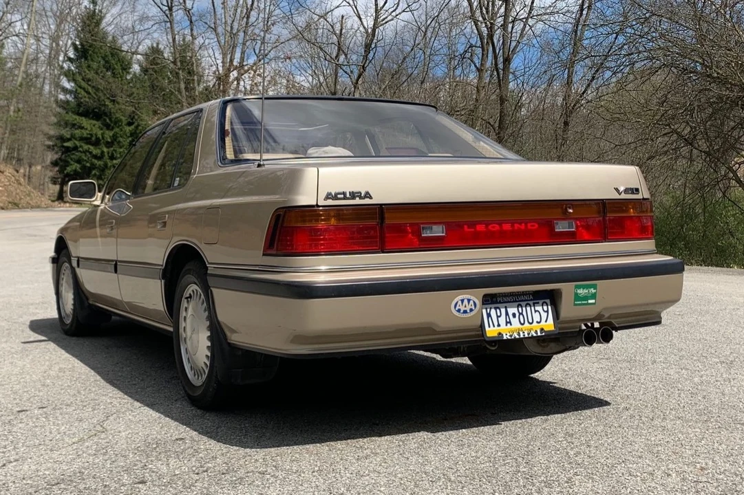 1990 Acura Legend 1st Gen - Image 7 of 31