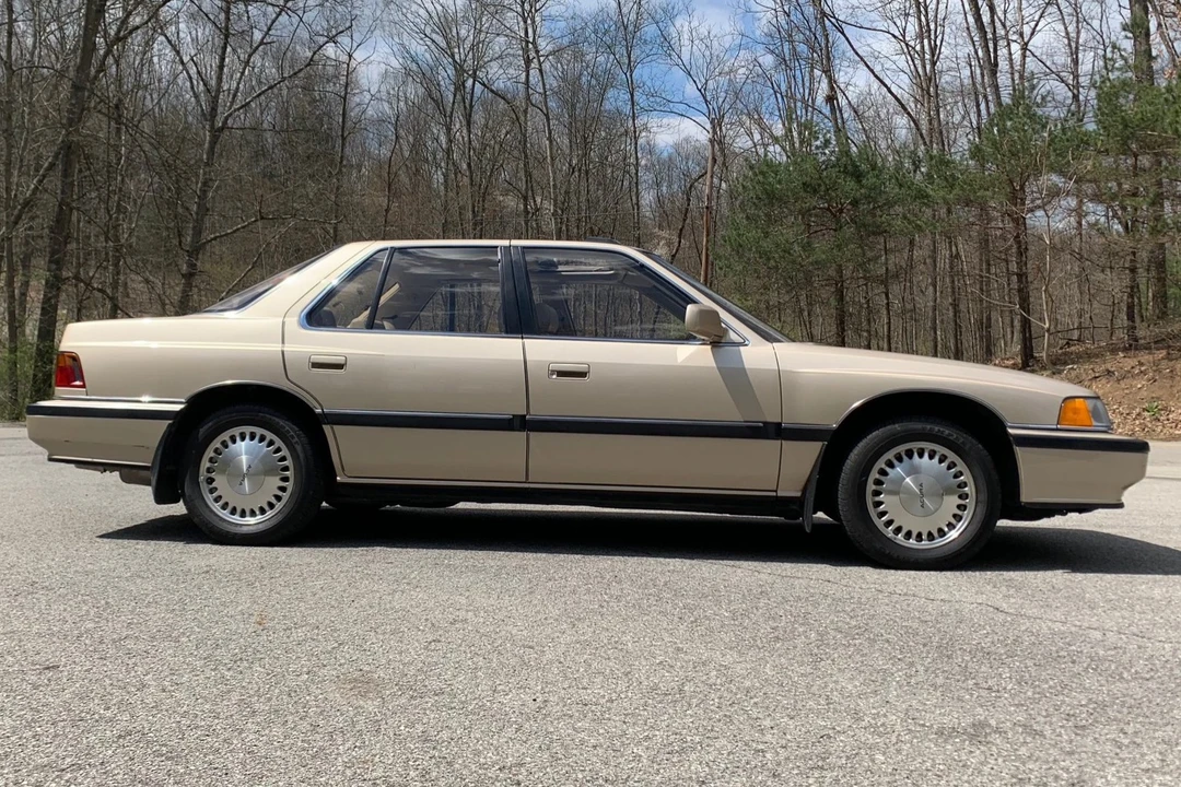 1990 Acura Legend 1st Gen - Image 4 of 31