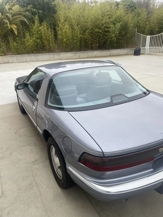 1990 Buick Reatta - Image 24 of 31