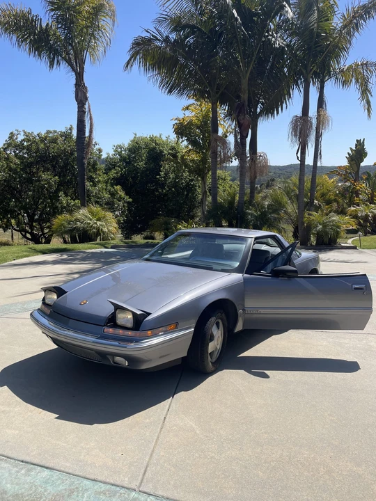 1990 Buick Reatta - Image 13 of 31