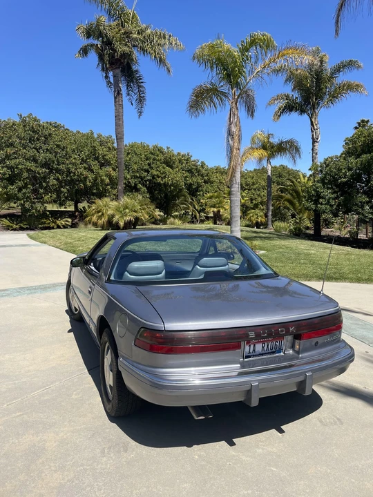 1990 Buick Reatta - Image 7 of 31