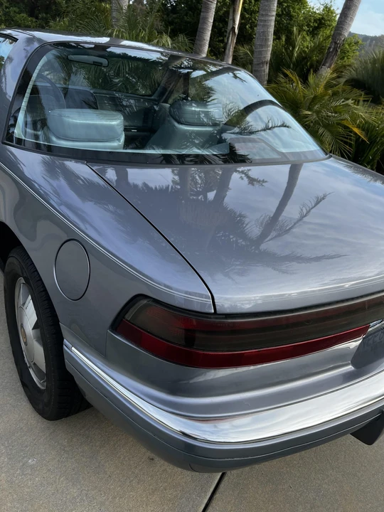 1990 Buick Reatta - Image 25 of 31
