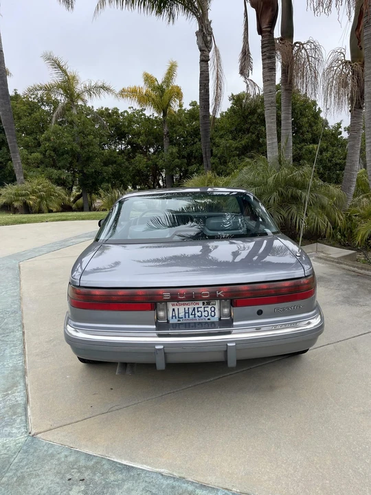 1990 Buick Reatta - Image 9 of 31