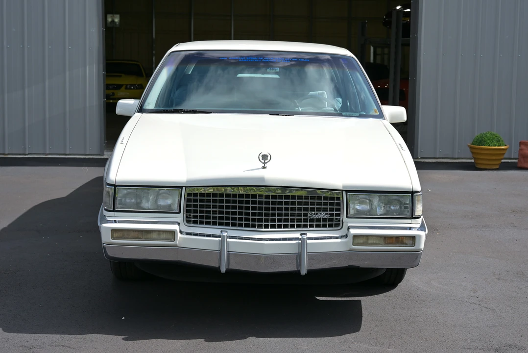 1990 Cadillac DeVille 7th Gen - Image 2 of 31