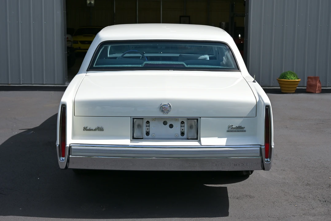 1990 Cadillac DeVille 7th Gen - Image 6 of 31