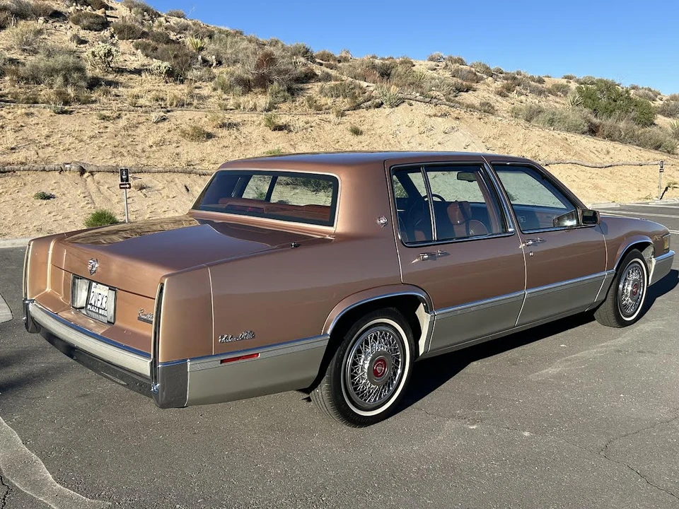 1990 Cadillac DeVille 7th Gen - Image 9 of 31