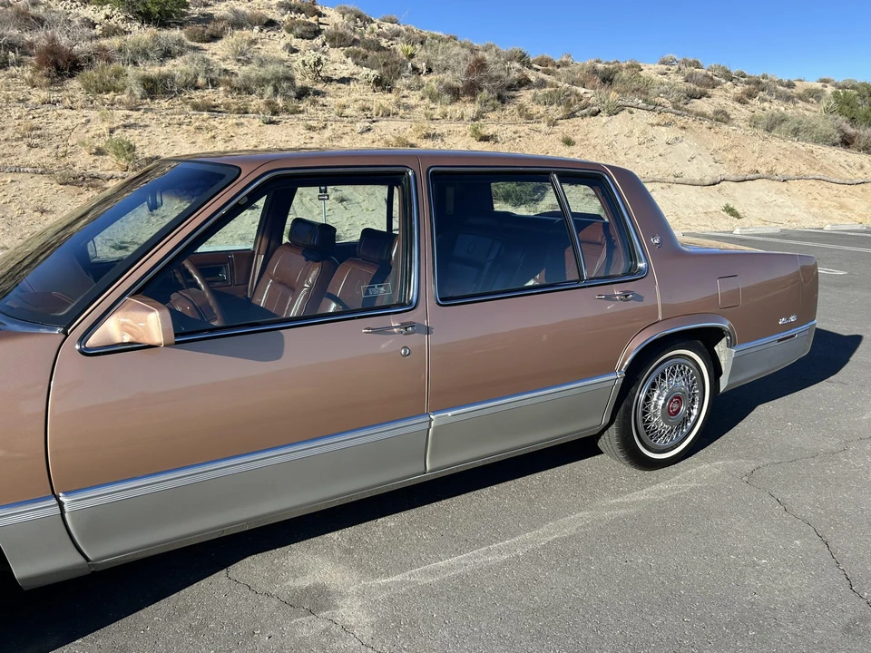 1990 Cadillac DeVille 7th Gen - Image 28 of 31